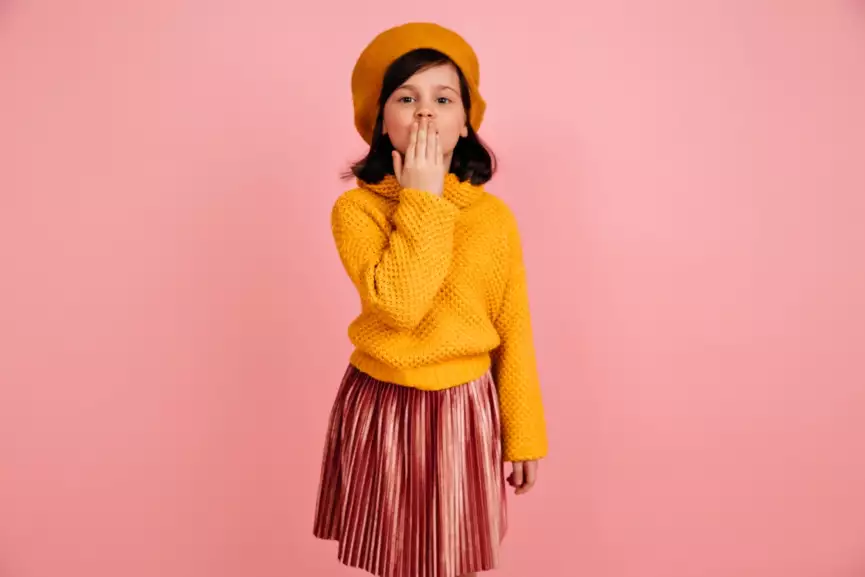 girl child wears